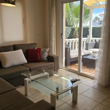 Nissi House