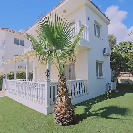 Nissi House *