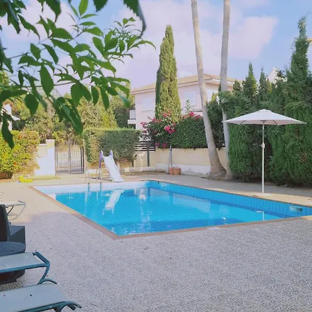 Nissi House *